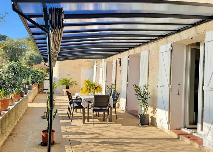 Dom wakacyjny Ground Floor Terrace Garden And Sea View Saint-Cyr-sur-Mer